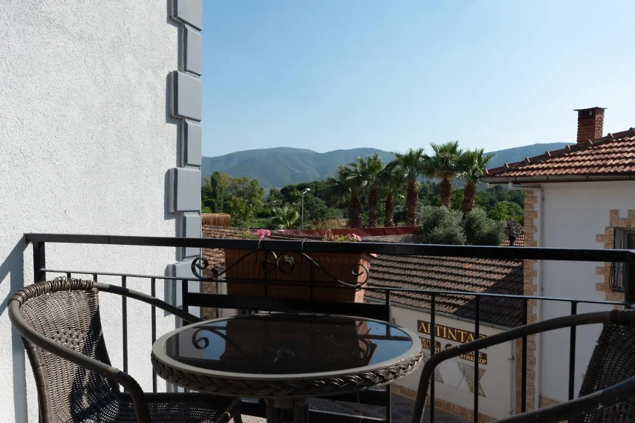 Rebetika Hotel & Bistro Selçuk
