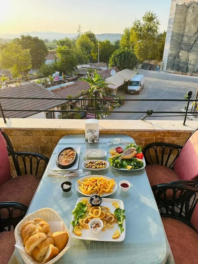Rebetika Hotel & Bistro Selçuk